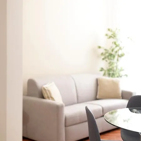 Domus Flavia Close To Colosseum Апартаменты Рим