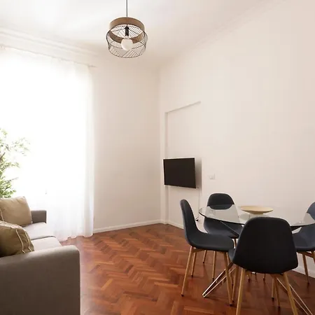 Domus Flavia Close To Colosseum Апартаменты *